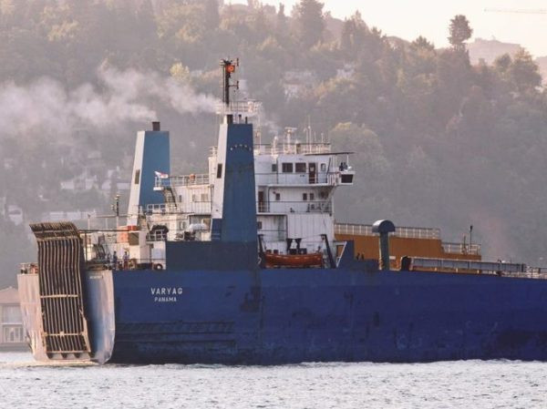 Hải quân Nga tiếp tục vận chuyển nhiều thiết bị quân sự đến Syria ảnh 1