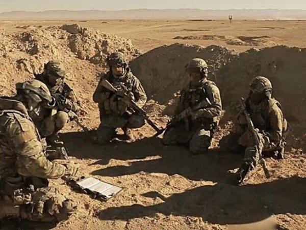 Hình ảnh xúc động về những người lính Nga bên thi thể đồng đội hy sinh ở Syria ảnh 1