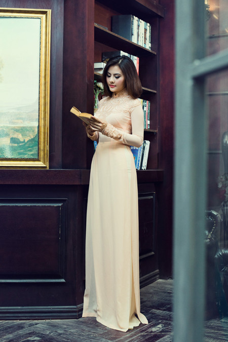 Vân Trang "gợi ý" những mẫu áo dài lộng lẫy chuẩn bị cho mùa cưới ảnh 1