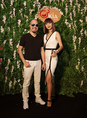 Ngọc Trinh mừng "bà trùm chân dài" Hạ Vy lên chức ảnh 9