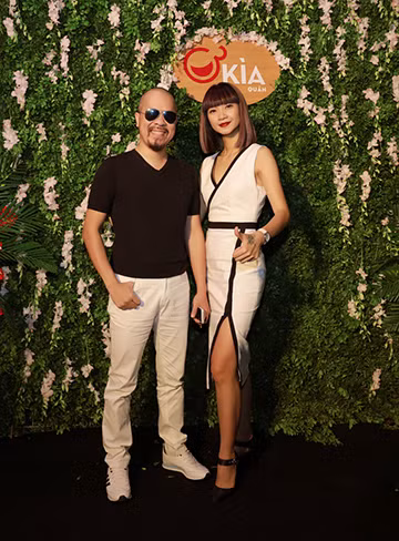 Ngọc Trinh mừng "bà trùm chân dài" Hạ Vy lên chức ảnh 9