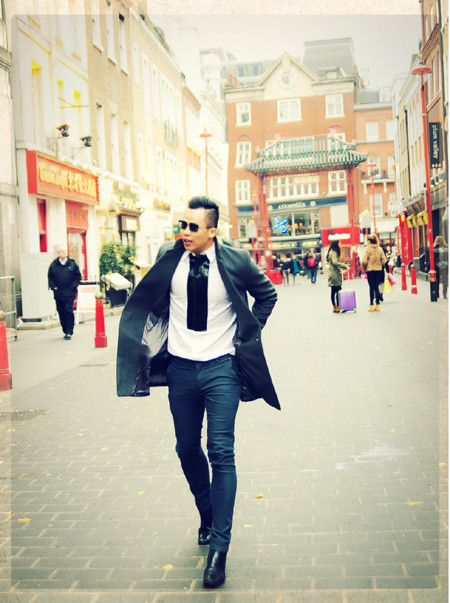 “Soi” phong cách thời trang ấn tượng của “ông trùm chân dài” Vũ Khắc Tiệp ảnh 7