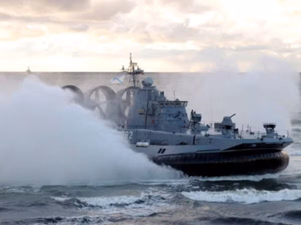 Tổng thống Nga Putin sa thải một loạt chỉ huy cấp cao Hạm đội Baltic ảnh 1