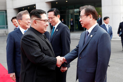 Bí mật về Suh Hoon - người đàn ông thầm lặng đứng sau cuộc gặp lịch sử liên Triều ảnh 1