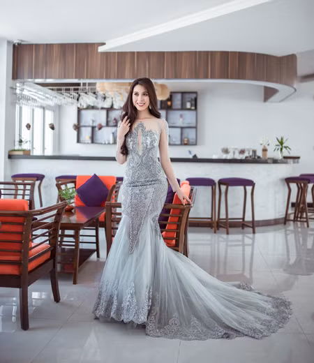 Á khôi Mỹ Duyên hút mắt với đầm dạ hội lộng lẫy ảnh 2