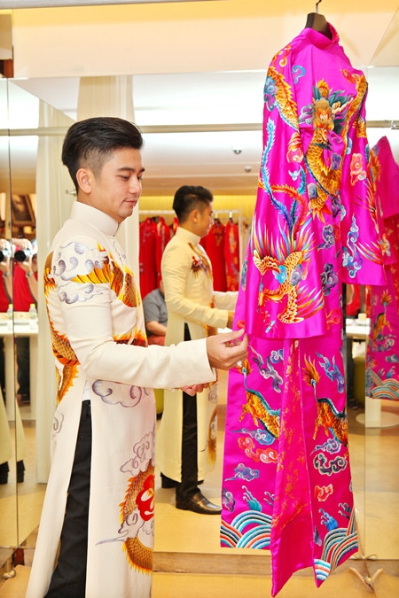 Vân Trang và hôn phu đưa nhau đi thử đồ cưới ảnh 3