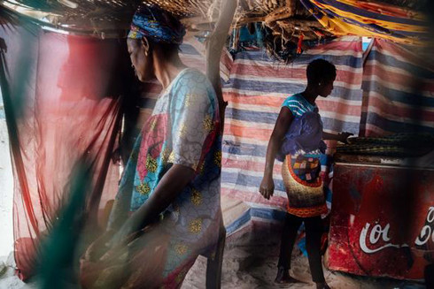 Những làng chài không đàn ông ở Senegal ảnh 1