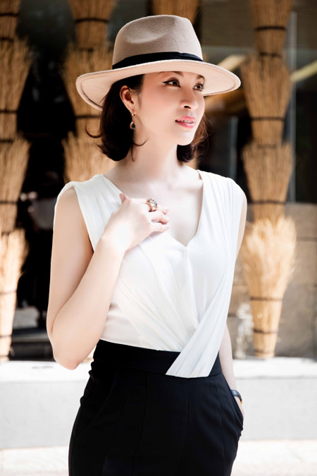 Cận cảnh vẻ đẹp trẻ trung hiếm thấy của MC Thanh Mai ảnh 3