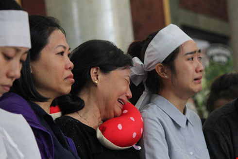 Lễ truy điệu 3 phi công tử nạn trong vụ rơi máy bay ở Vũng Tàu ảnh 19 Lễ truy điệu 3 phi công tử nạn trong vụ rơi máy bay ở Vũng Tàu ảnh 19