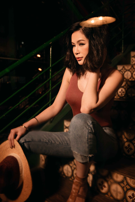 Hoa hậu Victoria Phương Nguyễn gợi nhớ phong cách thời trang thập niên 80 ảnh 5