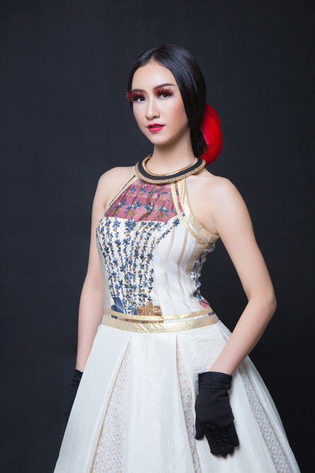 NTK Võ Việt Chung "tung" 3 bộ sưu tập trong Fashion show tại Mũi Né ảnh 8