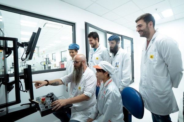 Chất xám châu Âu cùng Vsmart bước vào kỷ nguyên số ảnh 1