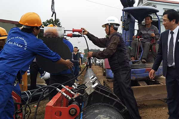 Hà Nội: Nghịch lý nước sạch cấp tận nhà nhưng người dân không dùng! ảnh 2