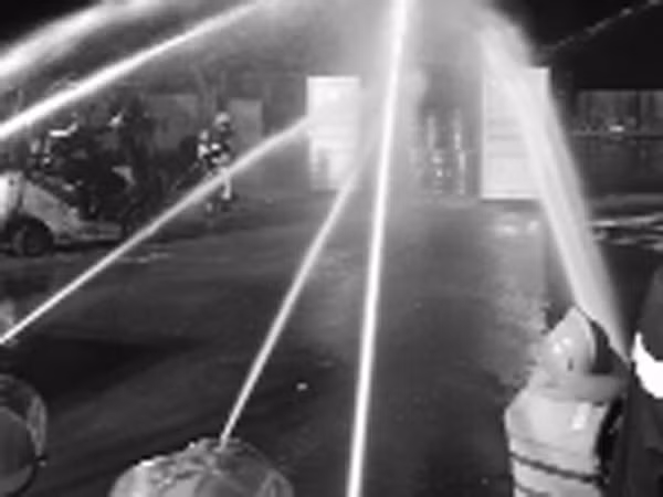 Container chứa phốt pho phát cháy trên tàu hàng ảnh 1