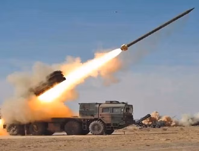 Để tăng hiệu quả khi tấn công mục tiêu, Tornado-S được tích hợp hệ thống dẫn đường tự động hoàn toàn mới cho phép tăng độ chính xác và tính toán dữ liệu tấn công đa mục tiêu.