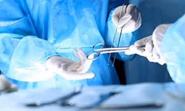 Nam thanh niên cầu cứu bác sỹ vì sở thích lạ ảnh 1