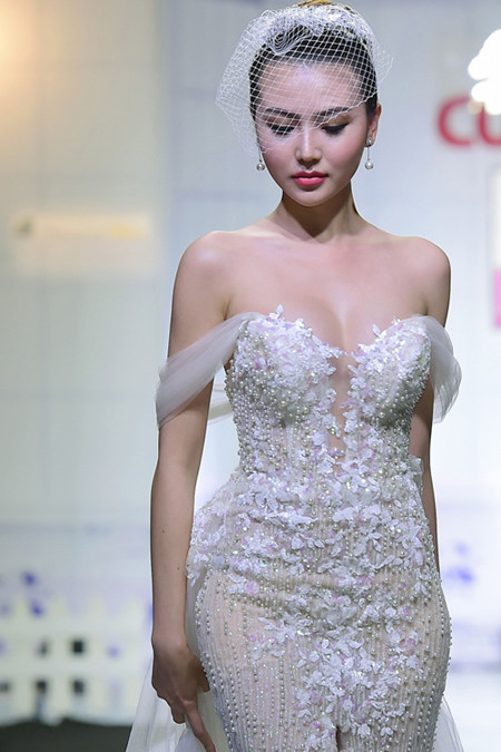 Nữ hoàng sắc đẹp toàn cầu 2016 Ngọc Duyên gợi cảm trên sàn catwalk ảnh 2