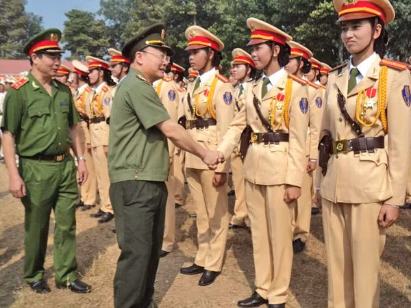 Huấn luyện chuẩn bị diễu binh kỷ niệm 40 năm Ngày Giải phóng miền Nam, thống nhất đất nước ảnh 1