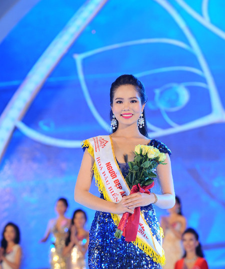 Nhan sắc rạng ngời của Người đẹp Áo dài Hoa hậu Biển Việt Nam 2016 ảnh 9 Nhan sắc rạng ngời của Người đẹp Áo dài Hoa hậu Biển Việt Nam 2016 ảnh 9