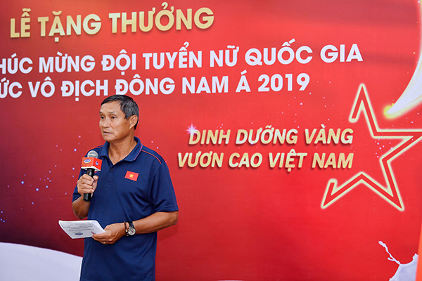 Vinamilk trao thưởng chúc mừng Đội tuyển bóng đá nữ quốc gia vô địch Đông Nam Á 2019 ảnh 4 Vinamilk trao thưởng chúc mừng Đội tuyển bóng đá nữ quốc gia vô địch Đông Nam Á 2019 ảnh 4