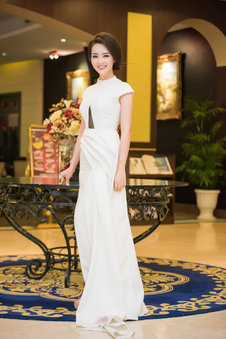 Á hậu Thụy Vân khoe nhan sắc rạng ngời ảnh 3