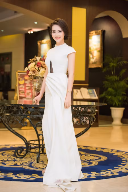 Á hậu Thụy Vân khoe nhan sắc rạng ngời ảnh 3