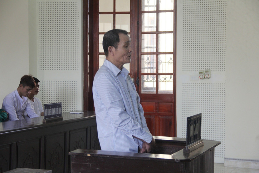 Con khuyên cha uống ít rượu, bị cha đâm chết ảnh 1