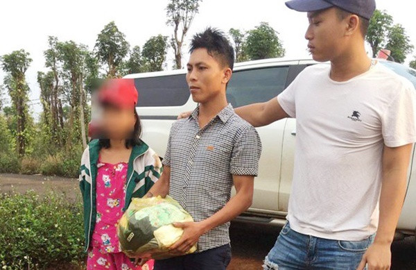 Khởi tố người đàn ông dụ dỗ bé gái lớp 8 bỏ nhà đi và chung sống như vợ chồng ảnh 1