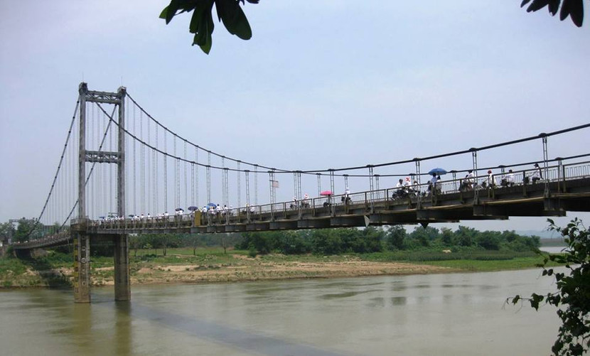 Hai nữ sinh lớp 8 lội sông tự tử nghi do buồn về lỗi lầm bản thân ảnh 1 Hai nữ sinh lớp 8 lội sông tự tử nghi do buồn về lỗi lầm bản thân ảnh 1