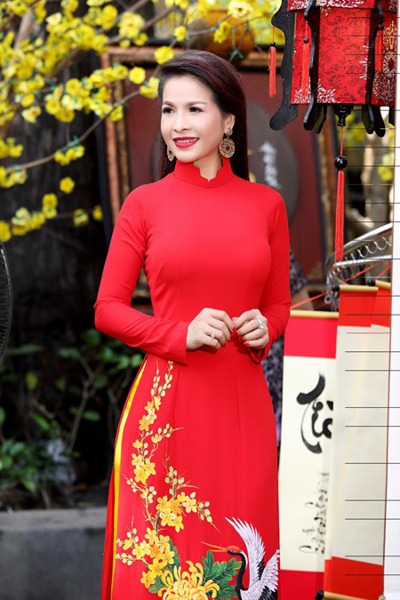 Hoa hậu Lê Thanh Thúy rạng ngời dạo phố ông đồ ảnh 1 Hoa hậu Lê Thanh Thúy rạng ngời dạo phố ông đồ ảnh 1