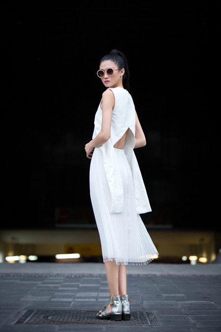 Kha Mỹ Vân nổi bật dạo phố ngay khi vừa về Việt Nam ảnh 7