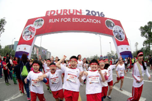 Giúp thế hệ trẻ vượt qua sự "ích kỷ" và "vô cảm" ảnh 1