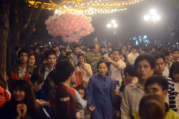 Hình ảnh đêm Giáng sinh yên vui, an lành ảnh 2