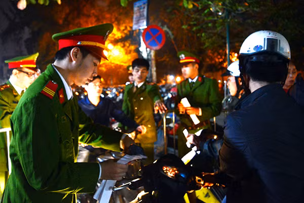 Hình ảnh đêm Giáng sinh yên vui, an lành ảnh 1