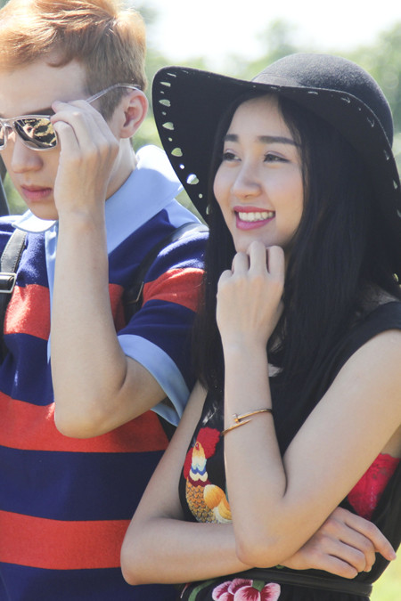 Project Runway Vietnam 2015: NTK Hải Yến "hoá thân" thôn nữ trên cánh đồng ảnh 1