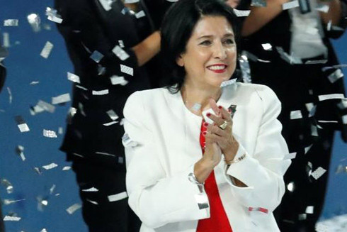 Nữ Tổng thống đầu tiên của Gruzia từng bị dọa giết khi tranh cử ảnh 1