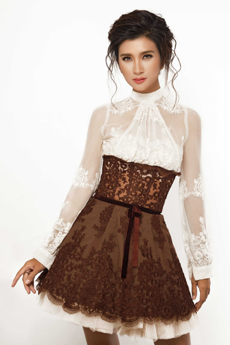 Kim Tuyến khoe nhan sắc gợi cảm như nàng công chúa trong cổ tích ảnh 3