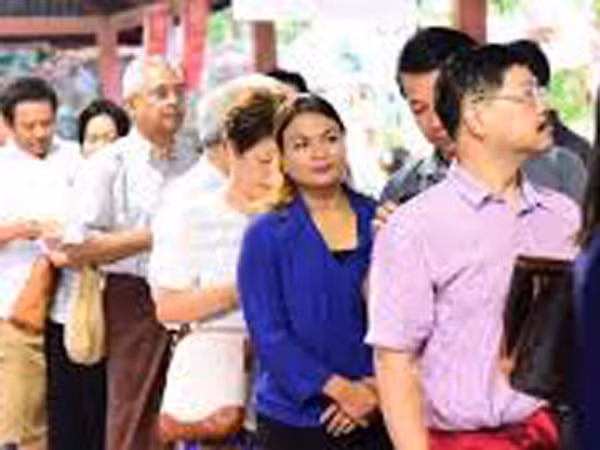 Cử tri Myanmar bầu cử trong yên bình ảnh 1