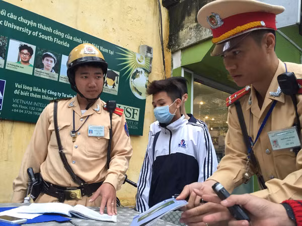 Khó dạy trẻ nếu phụ huynh thiếu ý thức ảnh 1