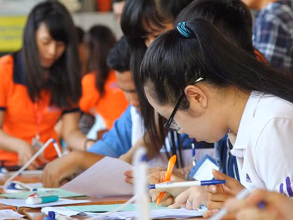 Nhiều trường "phát sốt" vì cạn kiệt thí sinh ảnh 1
