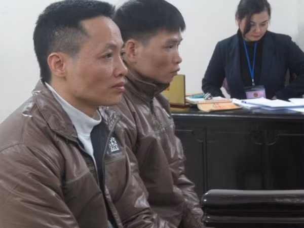 Giáo viên dạy lái xe "chế" bằng giả ảnh 1
