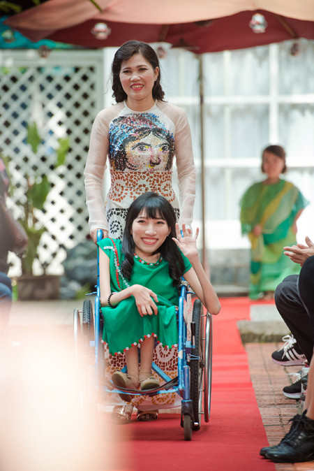 Ấn tượng với màn trình diễn thời trang dành cho người khuyết tật ảnh 4