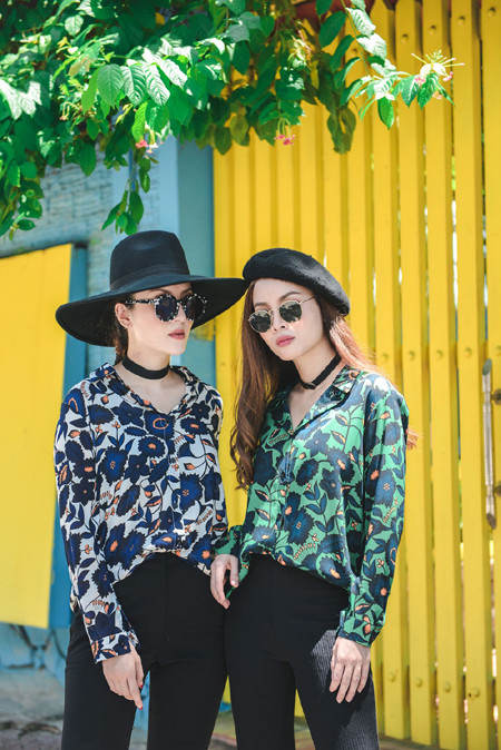 Chị em Yến Trang - Yến Nhi diện thời trang cá tính dạo phố ảnh 1 Chị em Yến Trang - Yến Nhi diện thời trang cá tính dạo phố ảnh 1