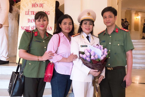 Người Nghệ sĩ nhân dân hóa thân vào các vai nữ chiến sĩ công an ảnh 2