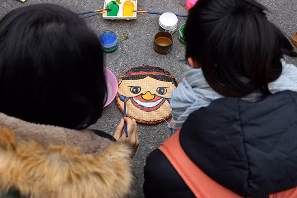 Lễ hội Gói bánh chưng trao yêu thương đến trẻ em vùng cao ảnh 4