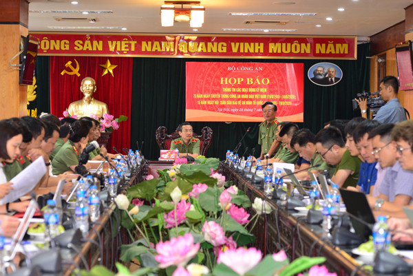 Nêu bật truyền thống, sức mạnh của nhân dân và lực lượng công an trong công tác đảm bảo an ninh trật tự ảnh 3