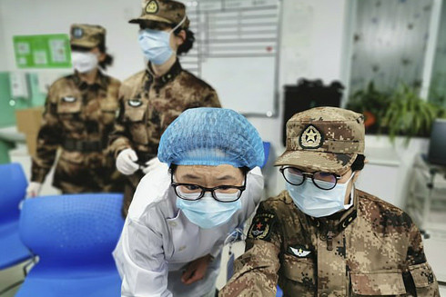 Những chuyện chưa kể về đội ngũ y bác sỹ trong tâm dịch ở Vũ Hán ảnh 2