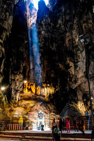 "Địa ngục" trong động tối ở Malaysia ảnh 1