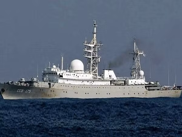 Nga phản đối Mỹ nói tàu trinh sát Victor Leonov 'có hành động không an toàn' ảnh 1