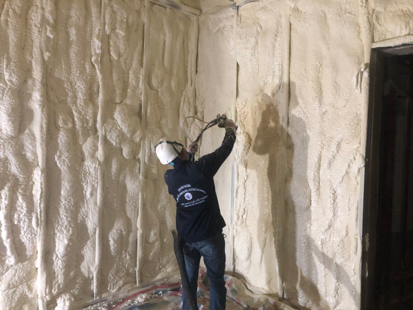 Thi công phun PU Foam